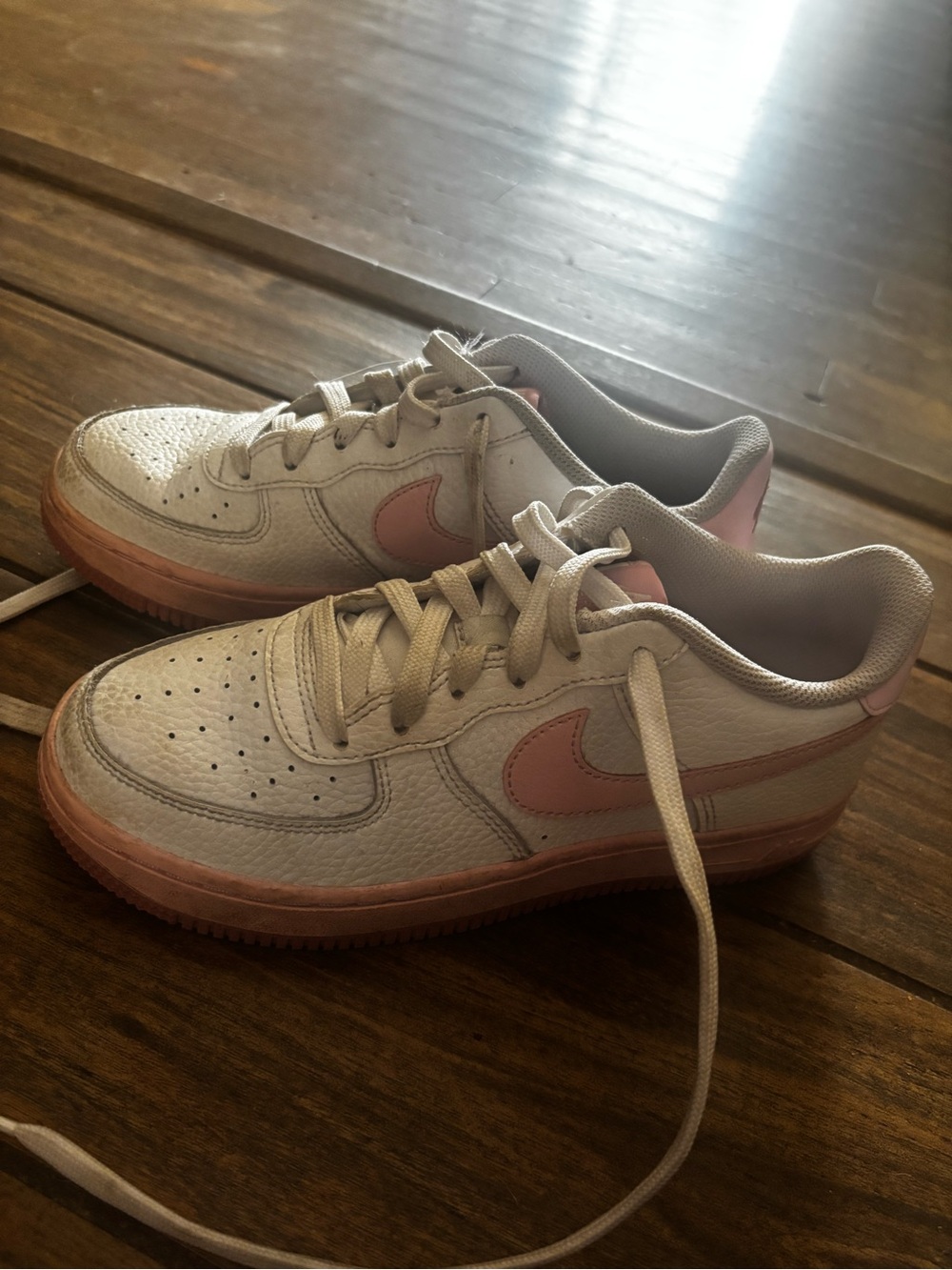 Nike Kids Low-Top Sneakers in White and Pink Accent